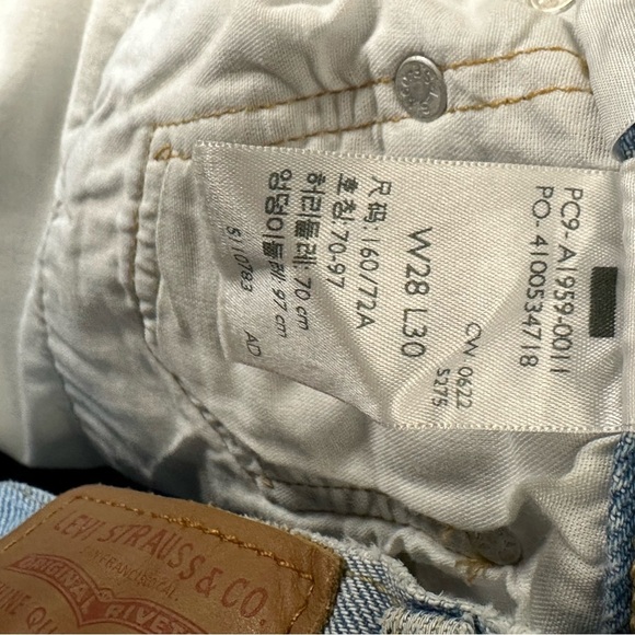 Levi’s 501 Premium Jeans Men's 28x30 Original Fit Straight Leg Blue Med Wash - Picture 7 of 13